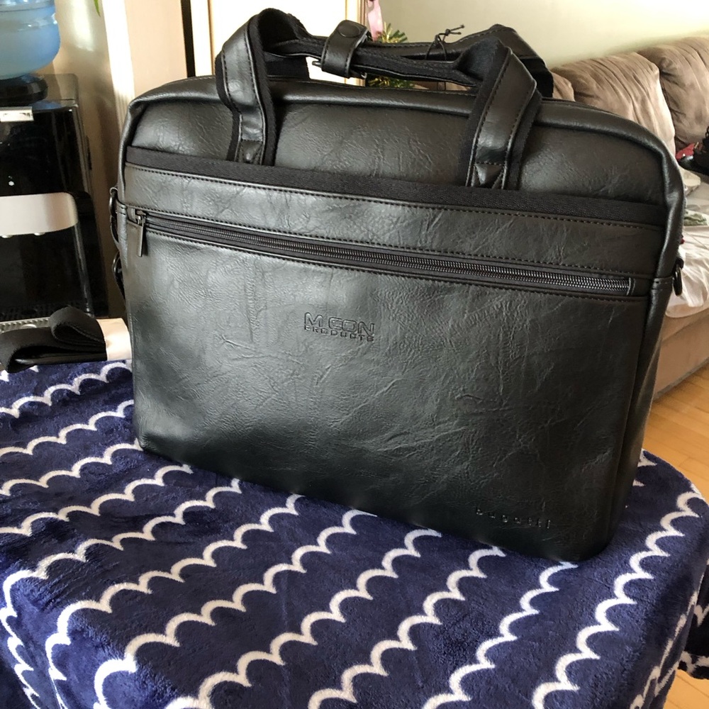 Bugatti briefcase ๐ผ - Picture 2 of 7